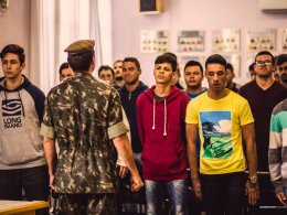 Juramento à Bandeira dos jovens dispensados do Serviço Militar.