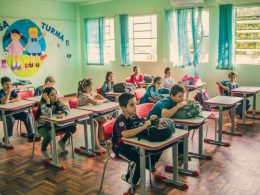 Educação | Novas Carteiras Escolares para as Escolas Municipais