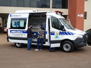 Espumoso recebe ambulância que será transformada em UTI Móvel